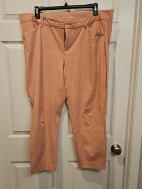 Old Navy Pink Cropped Ankle Pixie Pants